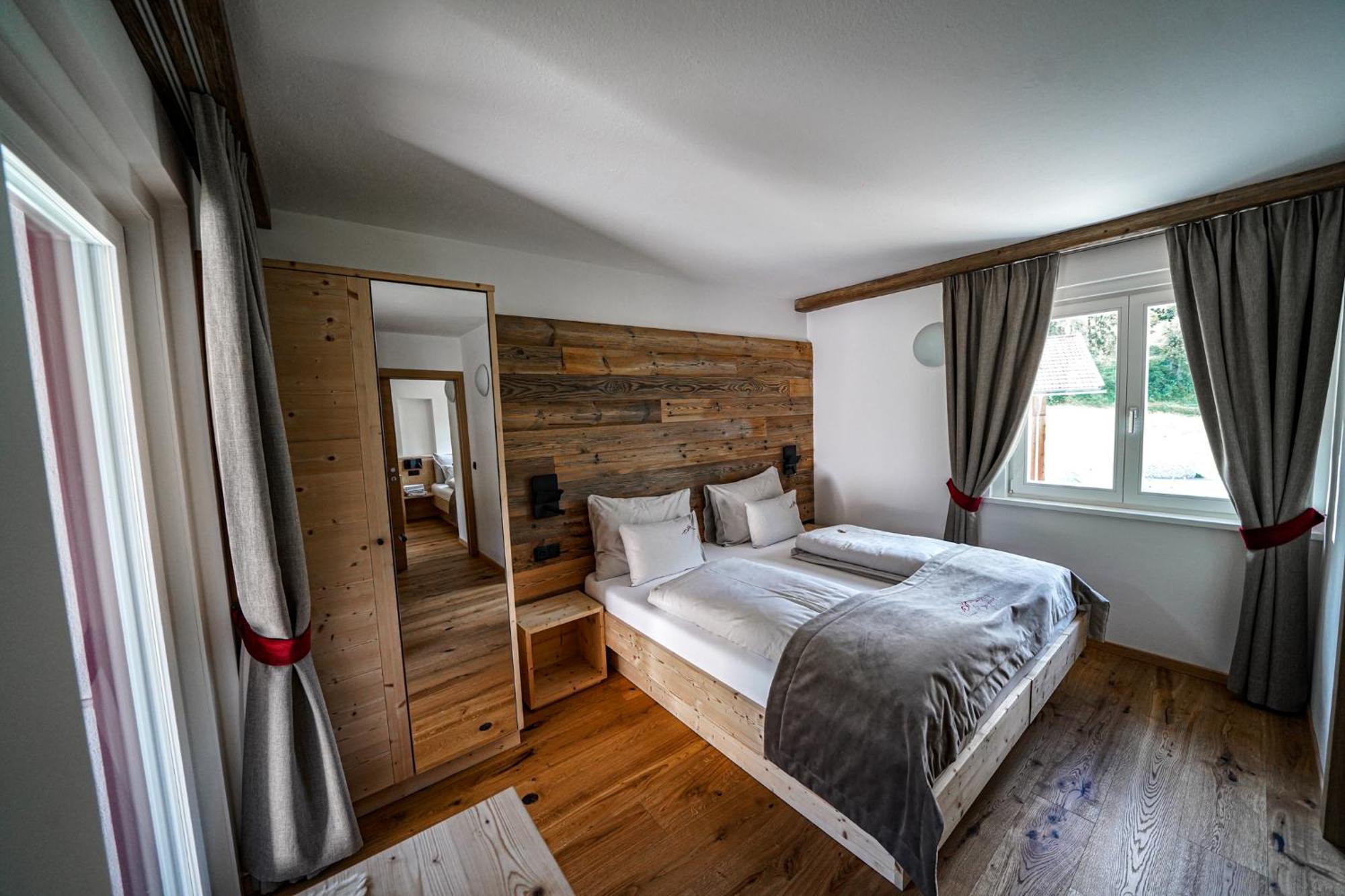 Garni Bergblick Hotel Braies  Ngoại thất bức ảnh